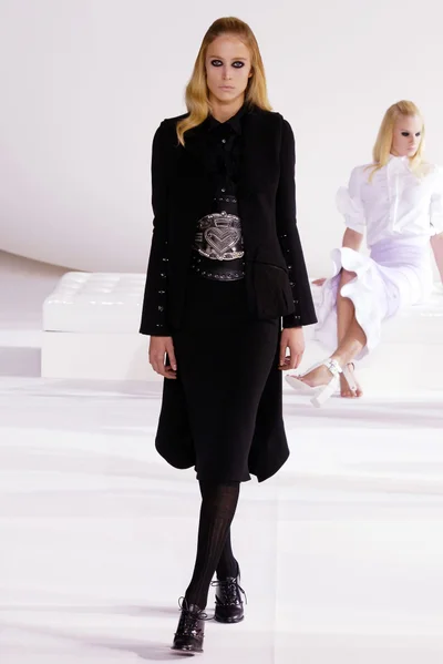 Look 17